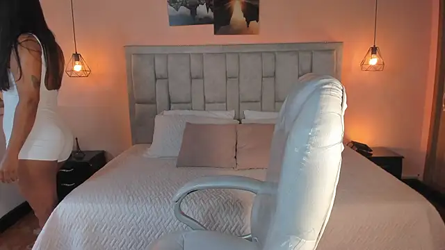 Snapshot of Stefhanyblow chatting on September 15, 10:10 pm Stefhanyblow online show from September 15, 10:10 pm