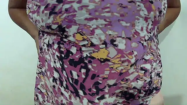 charrysexy1 online show from April 18, 7:07 pm