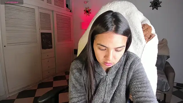 Miss Nicole online show from February 1, 2:47 am