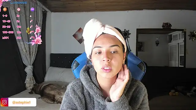 Miss Nicole online show from February 27, 2:42 am