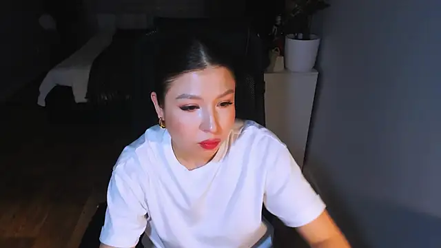 Eva Chris online show from February 13, 6:26 pm