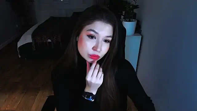 Eva Chris online show from March 13, 4:13 pm