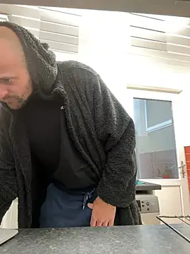 bigguy101 online show from February 9, 8:22 am