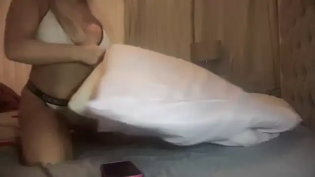 Bustyblondebabe32 online show from March 12, 9:10 pm