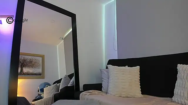 Snapshot of antonella_dom1 chatting on April 28, 9:20 pm antonella dom1 online show from April 28, 9:20 pm