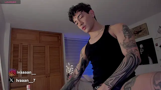 ivaaaan  online show from December 28, 10:13 pm