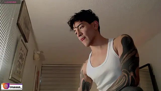 ivaaaan  online show from April 14, 9:43 pm