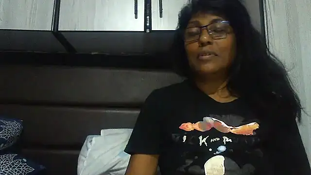 MsAttitude online show from March 6, 4:49 pm