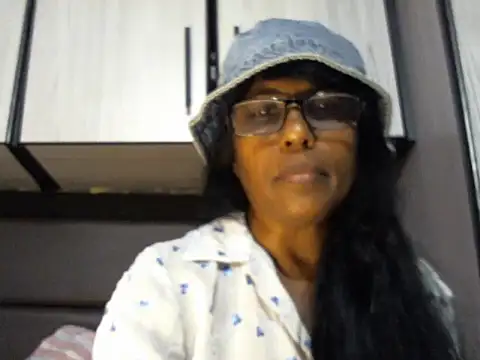 MsAttitude online show from April 11, 9:35 am