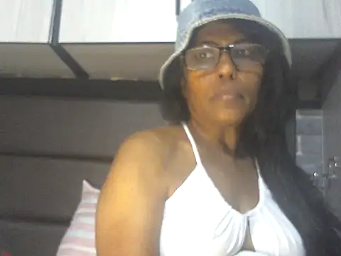 MsAttitude online show from April 22, 7:33 am