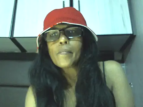 Snapshot of MsAttitude chatting on April 28, 8:08 am MsAttitude online show from April 28, 8:08 am