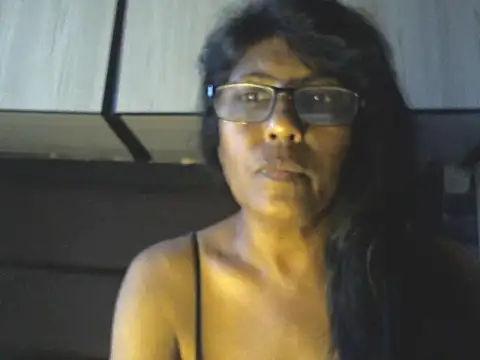 Snapshot of MsAttitude chatting on May 2, 9:14 am MsAttitude online show from May 2, 9:14 am