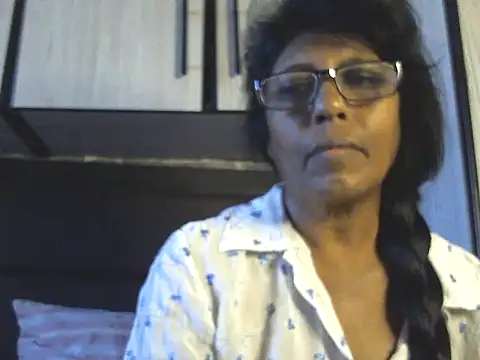 Snapshot of MsAttitude chatting on May 4, 7:04 am MsAttitude online show from May 4, 7:04 am