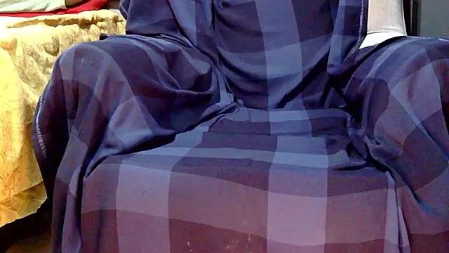 CharlesBlk79  online show from April 23, 1:24 pm