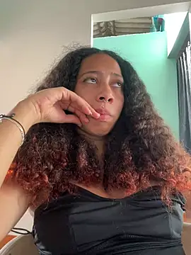 Miley and Vash online show from January 11, 7:59 pm