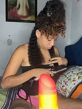 Miley and Vash online show from March 7, 7:38 pm