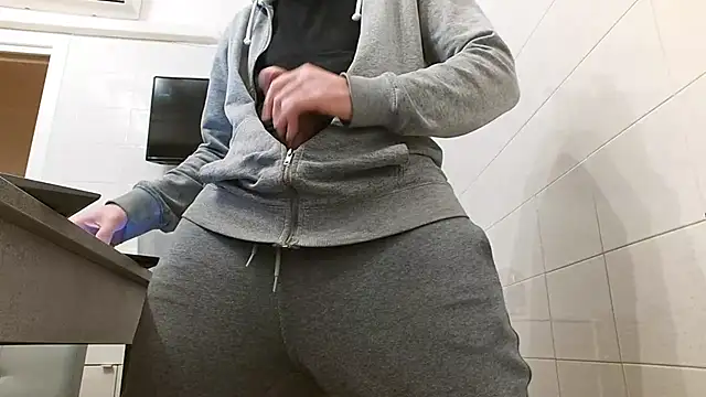 Snapshot of asa92921 chatting on December 13, 5:32 pm asa92921 online show from December 13, 5:32 pm