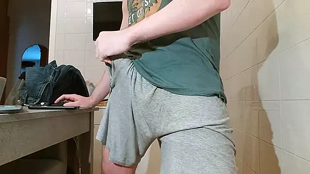 Snapshot of asa92921 chatting on December 27, 11:39 am asa92921 online show from December 27, 11:39 am