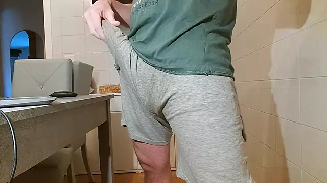 Snapshot of asa92921 chatting on February 1, 1:51 pm asa92921 online show from February 1, 1:51 pm