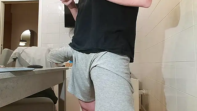 Snapshot of asa92921 chatting on February 24, 5:20 pm asa92921 online show from February 24, 5:20 pm