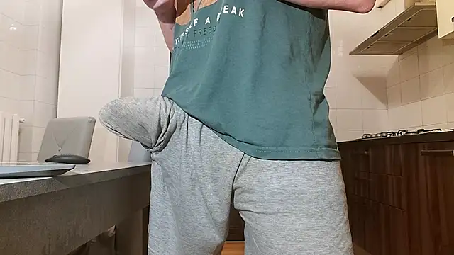 Snapshot of asa92921 chatting on March 1, 8:56 am asa92921 online show from March 1, 8:56 am