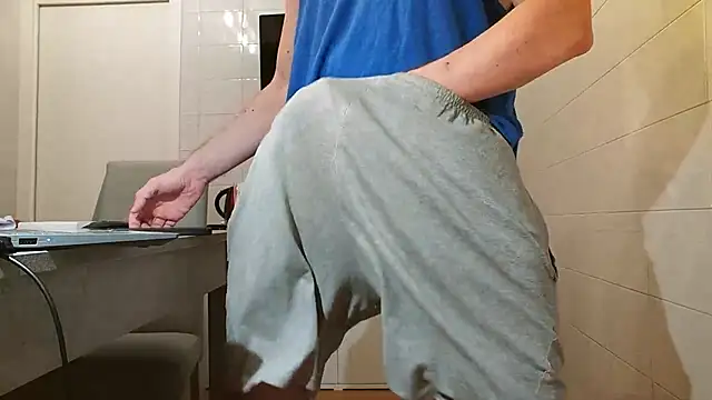 Snapshot of asa92921 chatting on September 10, 3:23 pm asa92921 online show from September 10, 3:23 pm