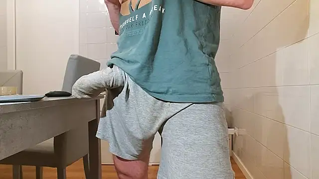 Snapshot of asa92921 chatting on September 12, 3:23 pm asa92921 online show from September 12, 3:23 pm