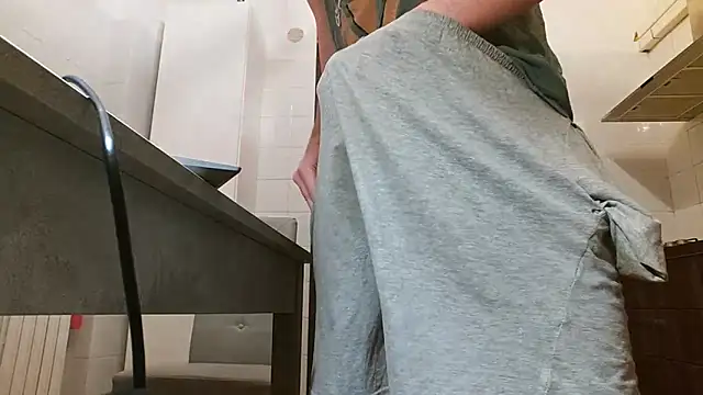 Snapshot of asa92921 chatting on October 14, 1:45 pm asa92921 online show from October 14, 1:45 pm