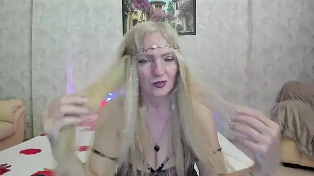 TrueFoxyyy online show from May 14, 7:09 pm