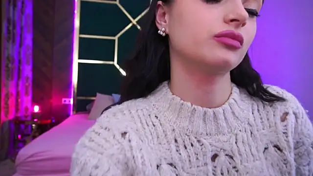 LittleeCutee online show from December 8, 8:09 am