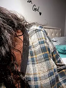 1Topgyal online show from January 18, 7:45 am