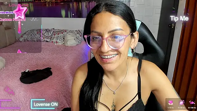 alma blue online show from April 8, 11:16 pm