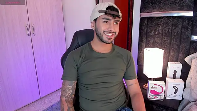 ItsMeEros online show from February 4, 9:10 pm