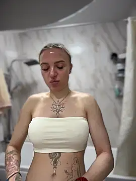 Snapshot of pinkstar_ chatting on January 18, 6:28 am pinkstar online show from January 18, 6:28 am