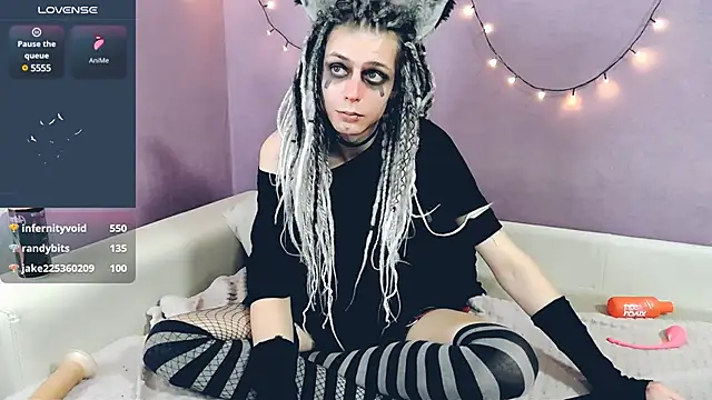 Littlepinkcat online show from February 13, 8:27 am