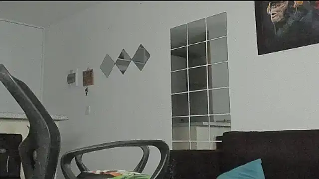 Snapshot of _jamesleandros1 chatting on January 31, 1:54 am jamesleandros1 online show from January 31, 1:54 am