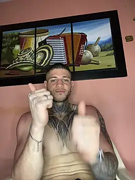 Snapshot of _jamesleandros1 chatting on February 16, 11:48 pm jamesleandros1 online show from February 16, 11:48 pm