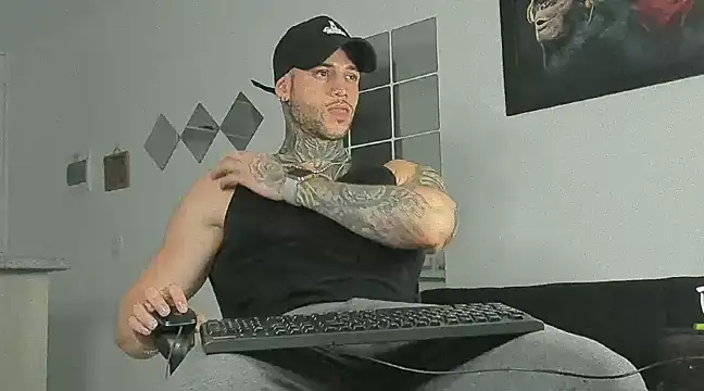 Snapshot of _jamesleandros1 chatting on March 3, 12:59 am jamesleandros1 online show from March 3, 12:59 am