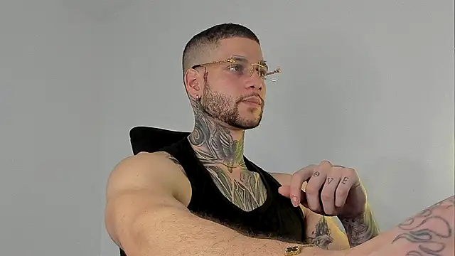 Snapshot of _jamesleandros1 chatting on September 30, 11:32 pm jamesleandros1 online show from September 30, 11:32 pm