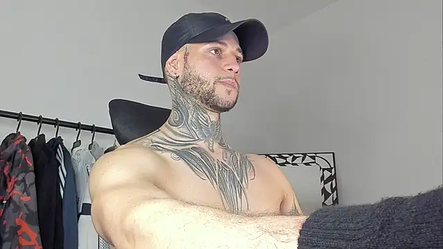 Snapshot of _jamesleandros1 chatting on November 4, 1:59 am jamesleandros1 online show from November 4, 1:59 am