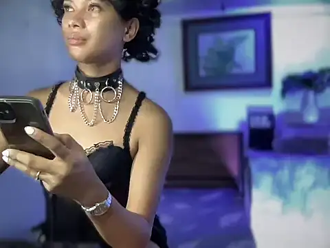 Snapshot of bigcock_maria chatting on October 29, 4:26 am bigcock maria online show from October 29, 4:26 am