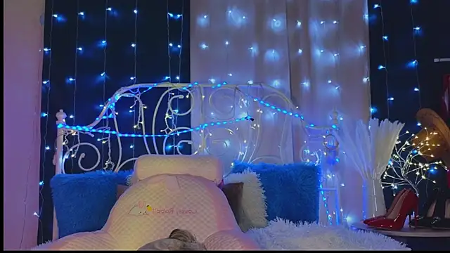 Snapshot of Funny_Bunny chatting on January 17, 1:04 am Funny Bunny online show from January 17, 1:04 am