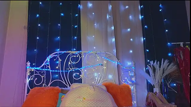 Snapshot of Funny_Bunny chatting on February 7, 9:48 pm Funny Bunny online show from February 7, 9:48 pm