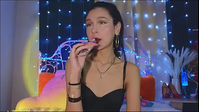 Snapshot of Funny_Bunny chatting on February 13, 1:29 am Funny Bunny online show from February 13, 1:29 am