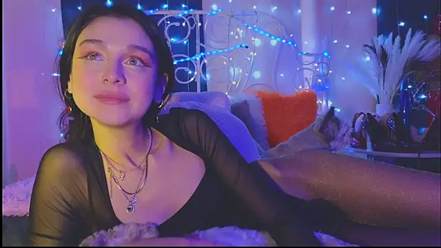 Snapshot of Funny_Bunny chatting on February 21, 11:43 pm Funny Bunny online show from February 21, 11:43 pm