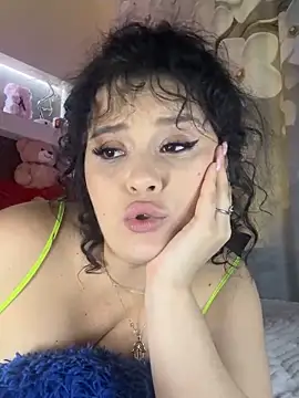 Snapshot of Malika_uAngel chatting on March 17, 12:30 am Malika uAngel online show from March 17, 12:30 am
