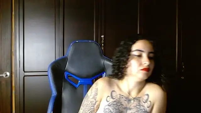 Snapshot of jaydensalvatore_ chatting on October 31, 10:44 pm jaydensalvatore online show from October 31, 10:44 pm