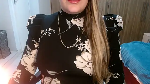 Aliceescobar online show from May 26, 2:02 pm