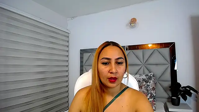 Snapshot of nana_levy chatting on January 21, 4:21 am nana levy online show from January 21, 4:21 am