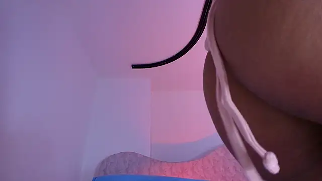 naomi kyse online show from June 20, 3:09 am